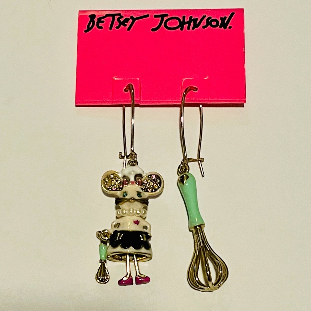 NWT Betsey Johnson Paris Is Always A Good Idea Chef Mouse & Whisk Earrings 🐭